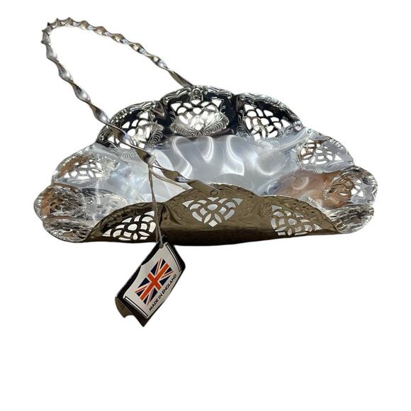Vintage Queen Anne Silver Plated Footed Oval Serving Basket Moveable Handle NEW - Picture 3 of 13